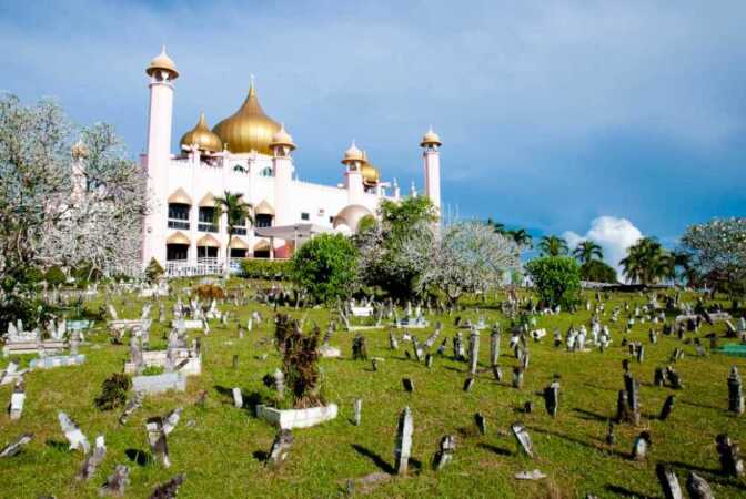 Amal soleh peneman di alam kubur