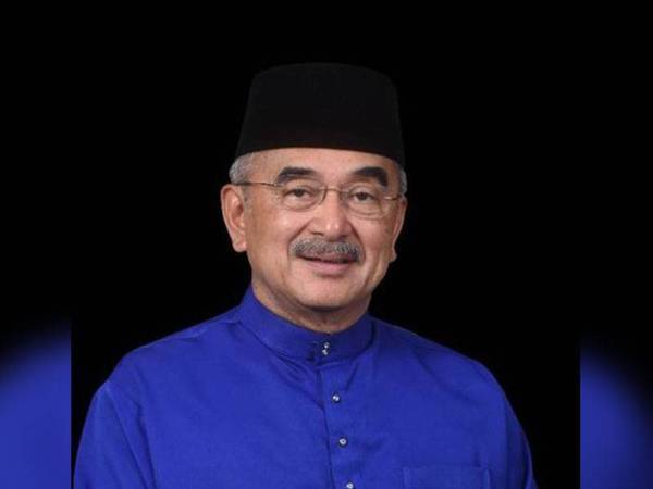 Ali Rustam disenarai individu pertama terima vaksin di Melaka