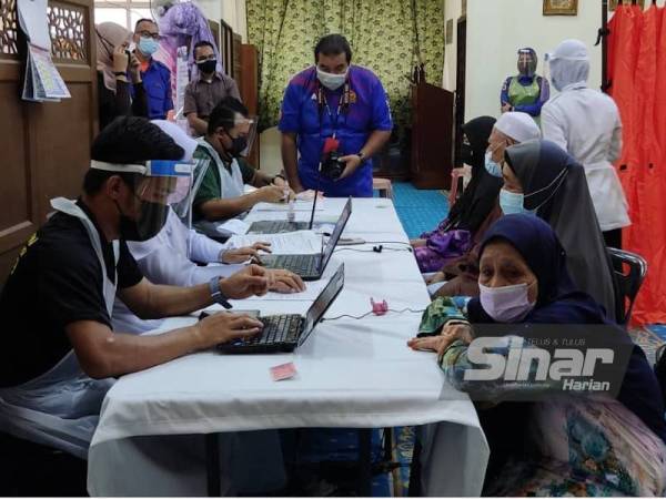 50 penghuni Pondok Ahmadiah terima vaksin dos pertama