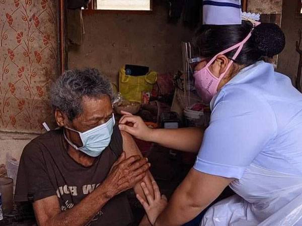 Tok Batin sebagai idola untuk terima vaksin