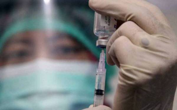Selangor pinjamkan 200,000 dos vaksin Covid-19 kepada Pulau Pinang
