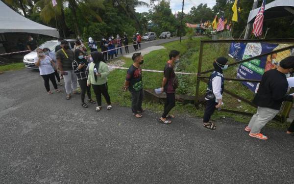 Vaksinasi Covid-19 remaja di Sarawak bermula hari ini