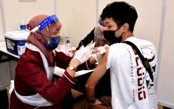 MOSTI peruntuk RM15 juta projek vaksin Covid-19: Dr Adham